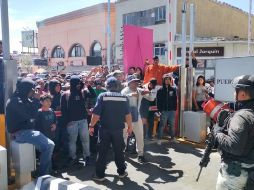 Debido a la manifestación, se cerraron algunos de los carriles del cruce fronterizo, dejando solo uno para quienes cruzan de manera habitual a los Estados Unidos. SUN