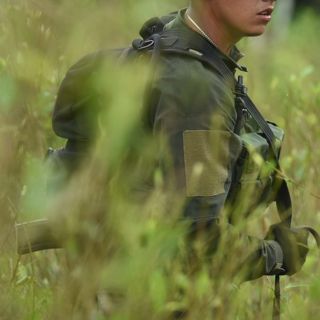 Suspenden órdenes de captura de disidentes de las FARC para negociar la paz