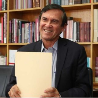 Edmundo Jacobo retoma su lugar como secretario del INE