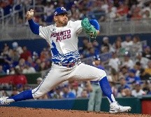 El abridor José de León empató un récord del Clásico al recetar 10 ponches en cinco innings y dos tercios. EFE/C. Herrera