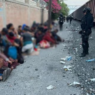 Aseguran a 61 migrantes en instalaciones de Ferromex en Torreón