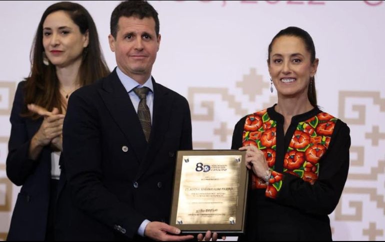 Claudia Sheinbaum, jefa de Gobierno, recibió un reconocimiento para la CDMX por el liderazgo en la industria audiovisual. ESPECIAL