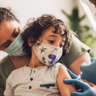 La FDA valida la bivalente de Pfizer como refuerzo para niños de hasta 4 años