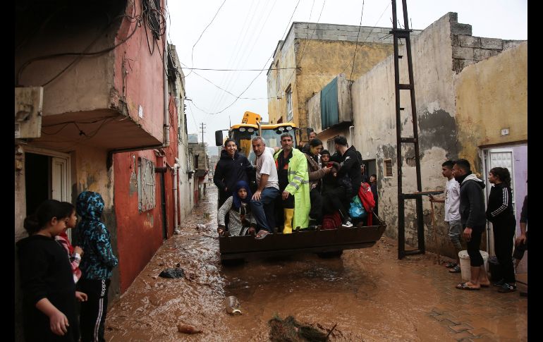 Miles de personas debieron ser evacuadas de hospitales y campamentos ante las inundaciones. AP/H. Akgun
