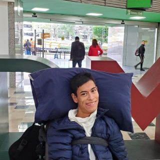 ¿Quién es Daniel Robles, el activista que asistió a la mañanera de López Obrador?