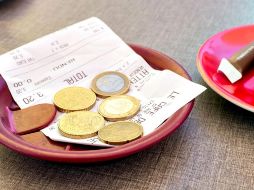 La propina no es obligatoria y si decides dar tú pones la cantidad. ESPECIAL