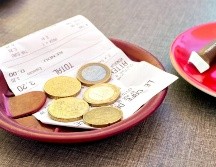 La propina no es obligatoria y si decides dar tú pones la cantidad. ESPECIAL