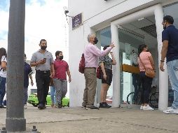 Aunque se tiene registrado el calendario como puente, muchas personas se preguntan si los bancos trabajarán con normalidad durante este fin de semana largo. EL INFORMADOR / ARCHIVO