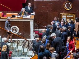 La moción no recibió el respaldo escrito de ningún diputado del partido conservador LR, cuyos apoyos serán necesarios. EFE/C. Petit