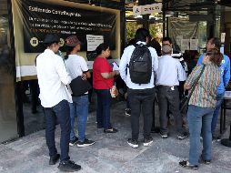 Contribuyentes que acudieron a las oficinas del SAT se quejaron de la tardanza en la atención. EL INFROMADOR/ ALONSO CAMACHO