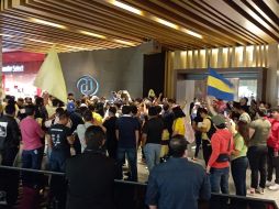 Con cánticos típicos dedicados a su equipo, es la manera en que ellos quieren mostrarles su apoyo, buscando que su equipo salga victorioso del clásico más importante del país. ESPECIAL