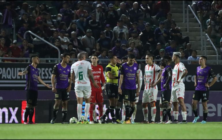 Una polémica decisión arbitral frustró el empate de Mazatlán. IMAGO7/E. Reséndiz