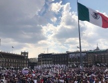 A diferencia de las manifestaciones, este sábado 18 de marzo, sí fue izada la monumental Bandera Nacional en el asta bandera de la Plaza de la Constitución. SUN / J. Boites