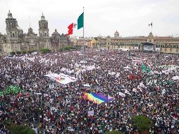 Miles de simpatizantes de López Obrador llenaron el Zócalo y se desbordaron por calles aledañas. SUN/G. Espinosa