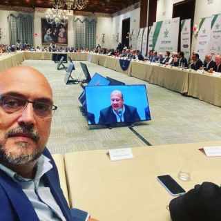 Restauranteros refrendan a Mario Ávalos como presidente de la Canirac