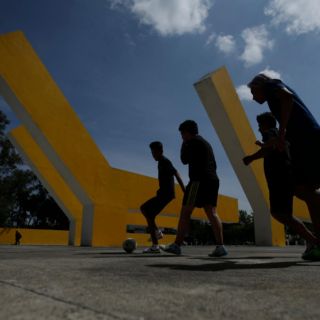 ¿Ya la conoces? Inauguran cancha de futbol en Parque González Gallo