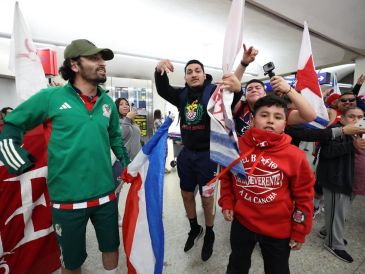 La afición de Chivas se hizo presente en Estados Unidos para apoyar a su equipo. ESPECIAL/Chivas