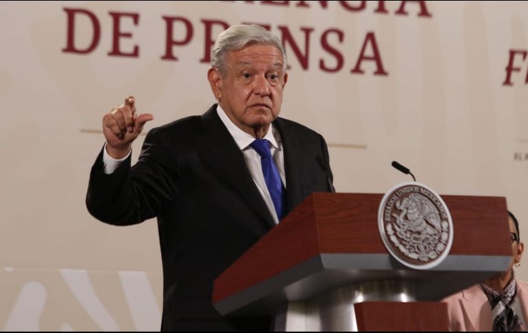 Obrador acusó que estos permisos se obtuvieron por complicidad de autoridades 