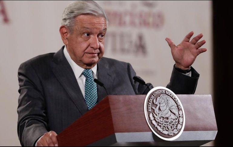 El jefe del Ejecutivo consideró que para que un profesional ocupe un cargo público debe tener 10 años de experiencia, pues que luego de ciertos años de ejercer su oficio, se vuvelven ''gángsters''. SUN