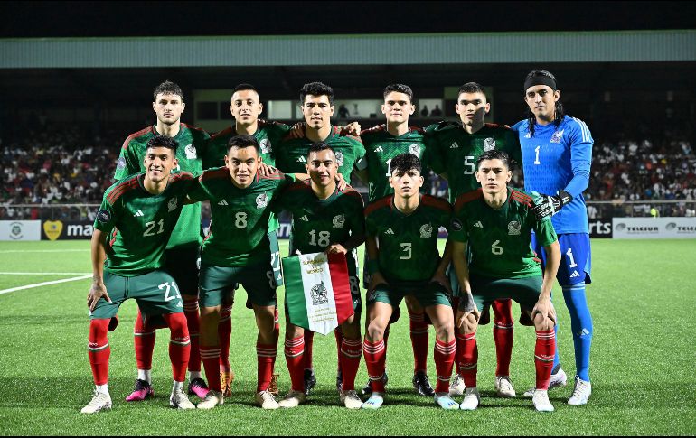 Luego de la victoria 0-2 que sacó de forma no tan sencilla ante Surinam, la Selección Mexicana está de vuelta en nuestro país, con la mira puesta en el partido del domingo ante Jamaica. IMAGO7