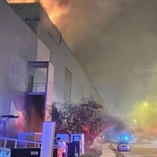Incendio de cine en Plaza Altabrisa de Mérida moviliza a servicios de emergencia