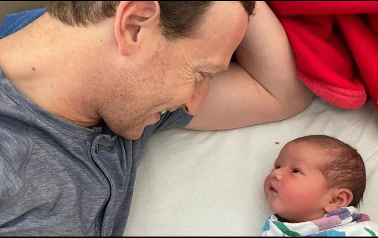 Mark Zuckerberg ha compartido uno de los primeros momentos de la recién nacida en sus redes sociales. INSTAGRAM/ @Mark Zuckerberg