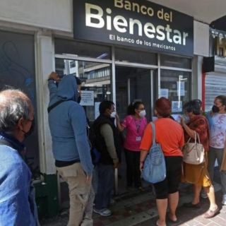 Inicia cambio de tarjeta a quienes reciben Pensión del Bienestar en Bancomer