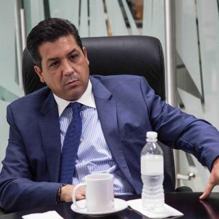 Abogado de García Cabeza de Vaca demanda a Santiago Nieto