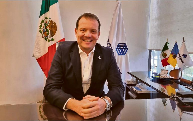 El nuevo titular de la Coparmex, Raúl Flores Hernández, dijo que dará seguimiento al trabajo que realizó Carlos Villaseñor, anterior presidente. EL INFORMADOR/ J. Velazco