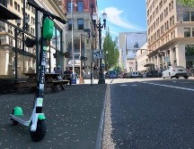 En países de Europa y Norte América, la renta de scooters para desplazamientos cortos ha sido un éxito. AP/ARCHIVO