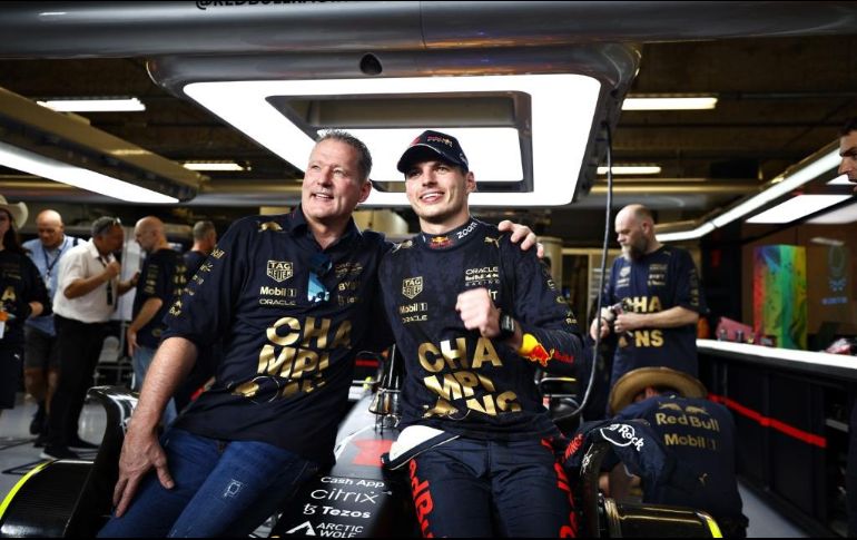 Recientemente, Jos Verstappen causó controversia por la reacción que tuvo ante el triunfo de Checo Pérez en el Gran Premio de Arabia Saudita. AFP / ARCHIVO