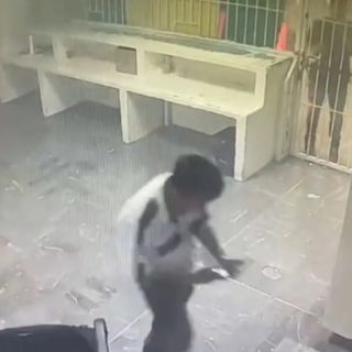 Publican en redes video de migrantes encerrados en el INM durante incendio