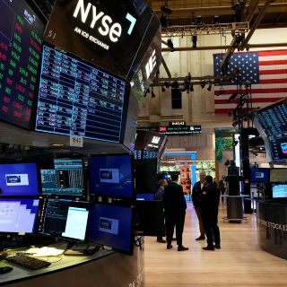 Wall Street cierra mixto y el Dow Jones baja un 0.21%