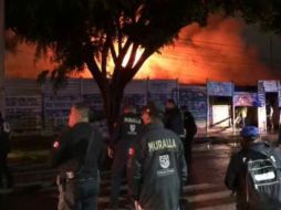 Luego de una hora de trabajos, los bomberos lograron apagar el fuego. SUN