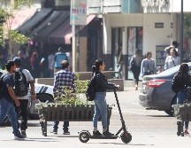 Las personas que usan scooters también tienen responsabilidades al circular. EL INFORMADOR/ ACHIVO