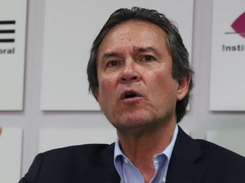 Edmundo Jacobo renuncia al INE tras reformas polémicas