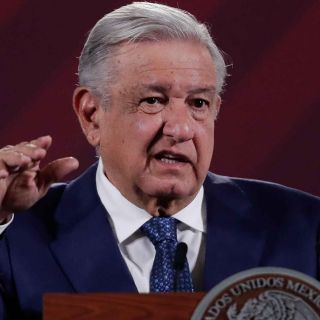 López Obrador critica "millonario" finiquito de Jacobo y Córdova