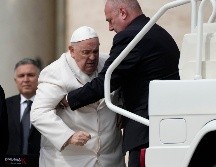 El papa habría comenzado a sentir dolor en el pecho y problemas respiratorios inmediatamente después de la audiencia general. AP/A. Tarantino