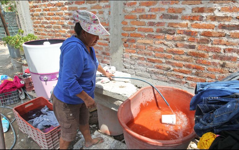 Una de las recomendaciones previo al megacorte es lavar la ropa pendiente y tener cubetas para recolectar agua. EL INFORMADOR/ ALONSO CAMACHO