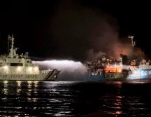 El transbordador quemado fue remolcado a la costa de Basilán. ESPECIAL