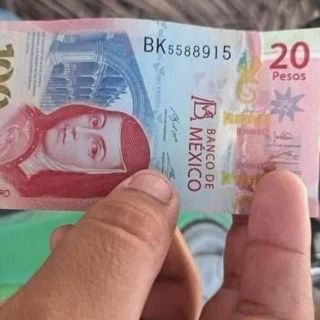 Joven dice que cajero le dio un billete de 120 pesos; imagen le da la vuelta a redes