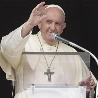 El papa "conmovido" por las numerosas muestras de solidaridad que ha recibido