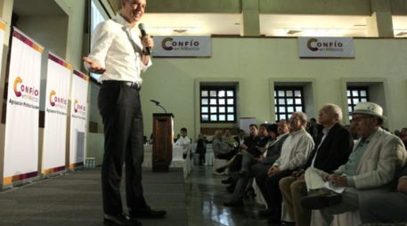 El exgobernador de Oaxaca, Alejandro Murat Hinojosa, acudió a un evento convocado por Confío en México, Asociación encabezada por Salvador Cosío. EL INFORMADOR/ A. CAMACHO