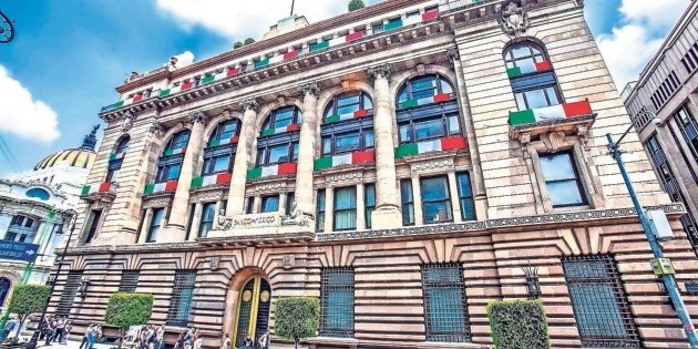 Banxico: El banco central sube la tasa de interés en 25 puntos hasta un ...