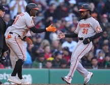  Adley Rutschman se convirtió en el primer catcher en la historia con cinco hits en el juego inaugural. AP/ Charles Krupa