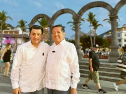 “Chema” Martínez y el “Profe” Michel en los Arcos del Malecón. ESPECIAL