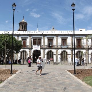 Inauguran la Plaza Agustín Barragán en el Centro Histórico de Guadalajara