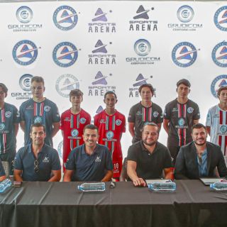 Presentan academia de fútbol Sports Arena