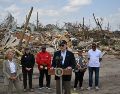Este viernes el presidente Joe Biden visitó la zona afectada por el tornado. AFP