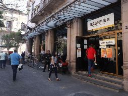 Tapatíos aprovecharon el último día de marzo para acudir a pagar el refrendo vehicular en las recaudadoras. EL INFROMADOR/ CARLOS ZEPEDA